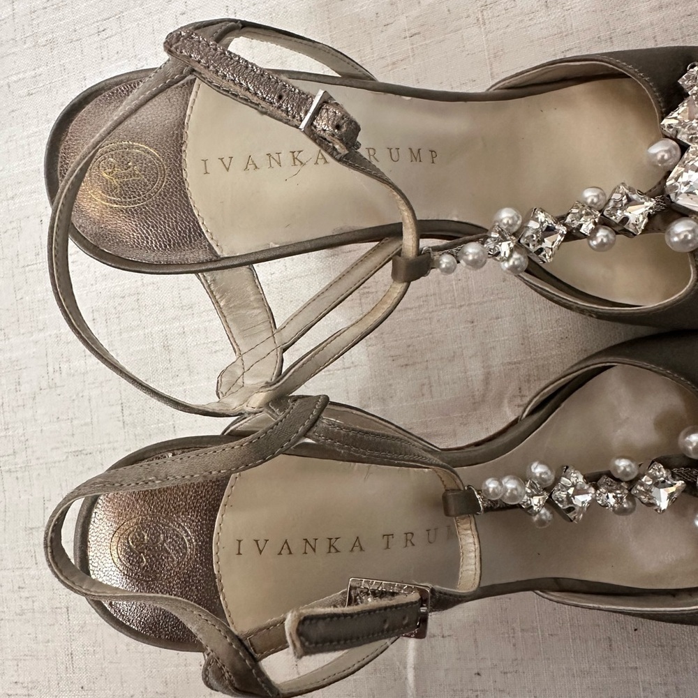 Ivanka Trump Women’s Satin Evening Sandals – Gray | Size 8.5 | Pearls & Crystals - Picture 4 of 10